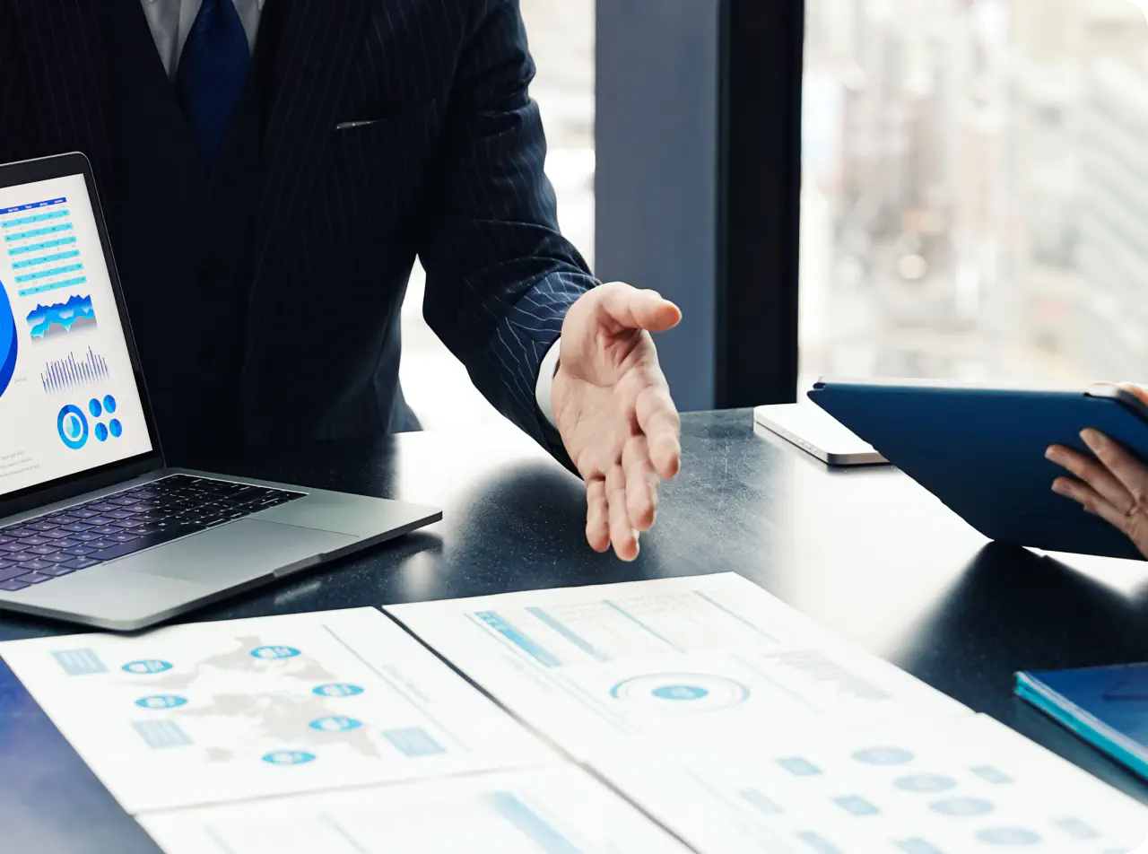 銀行選定〜書類作成〜面談対策まで手厚く